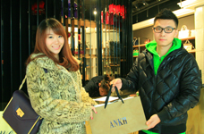P1专访“BLACK CARPET”获奖者vivian